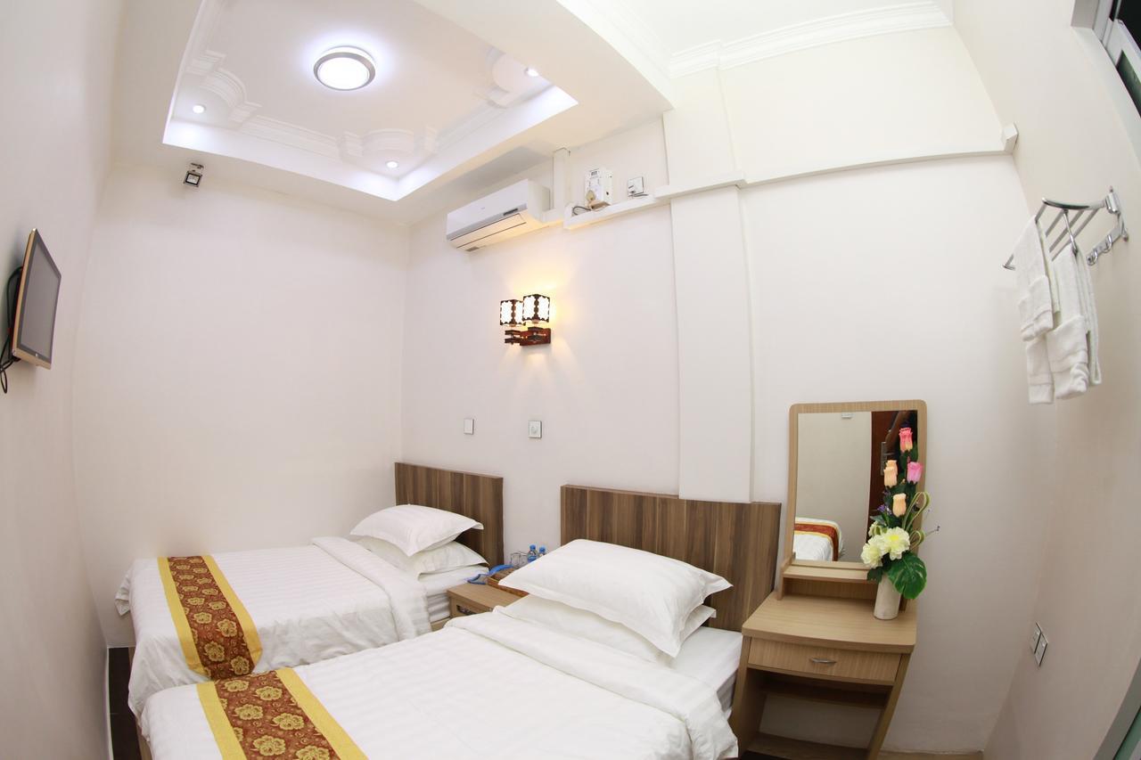 Sule Sapphire Inn Yangon Bagian luar foto