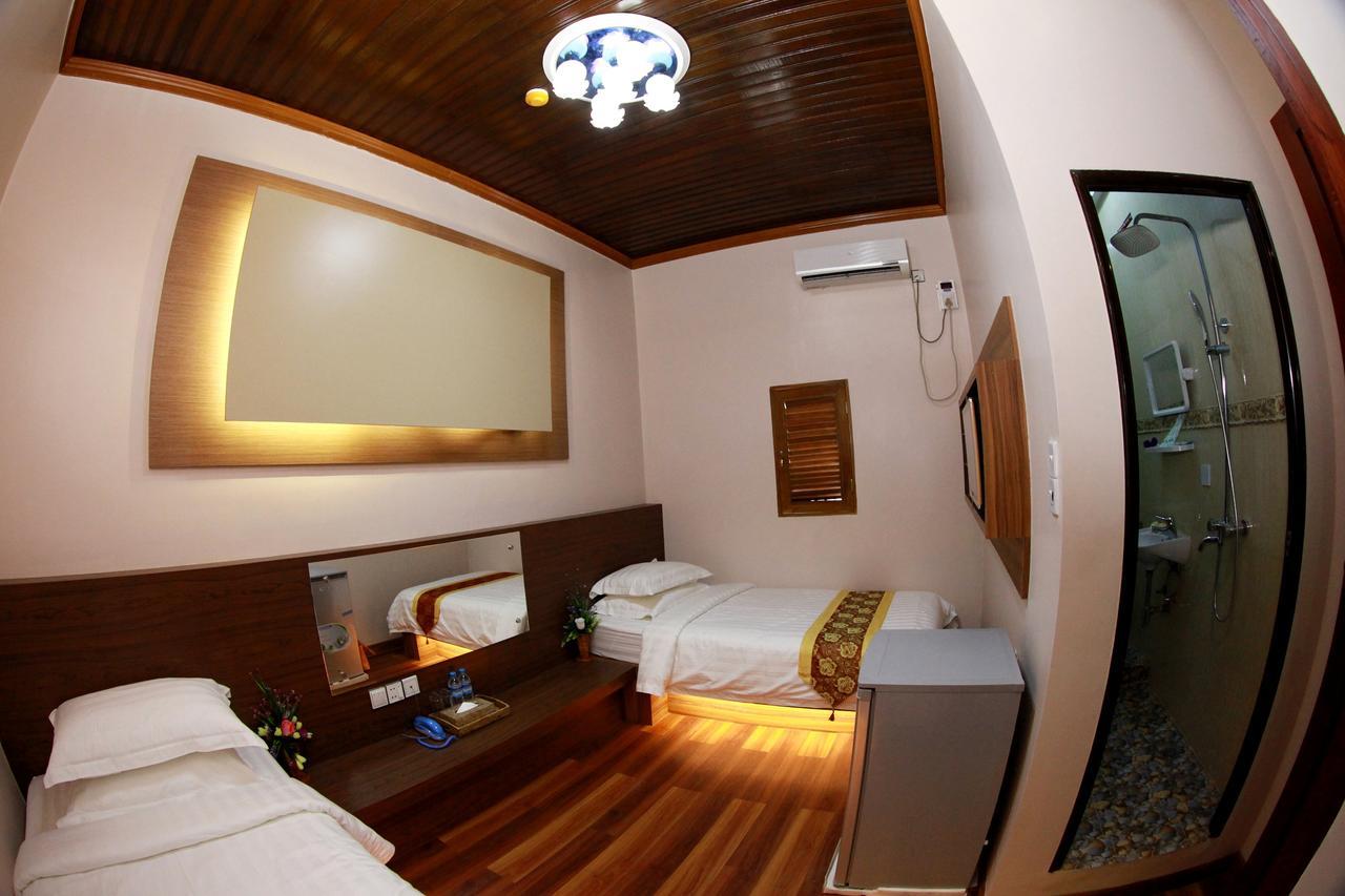 Sule Sapphire Inn Yangon Bagian luar foto