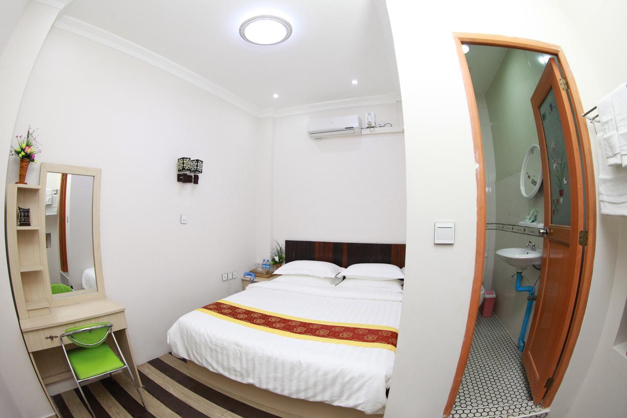 Sule Sapphire Inn Yangon Bagian luar foto